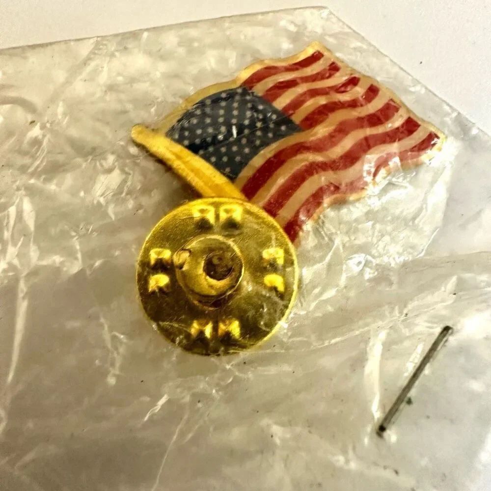American flag pin bundle - Picture 7 of 7